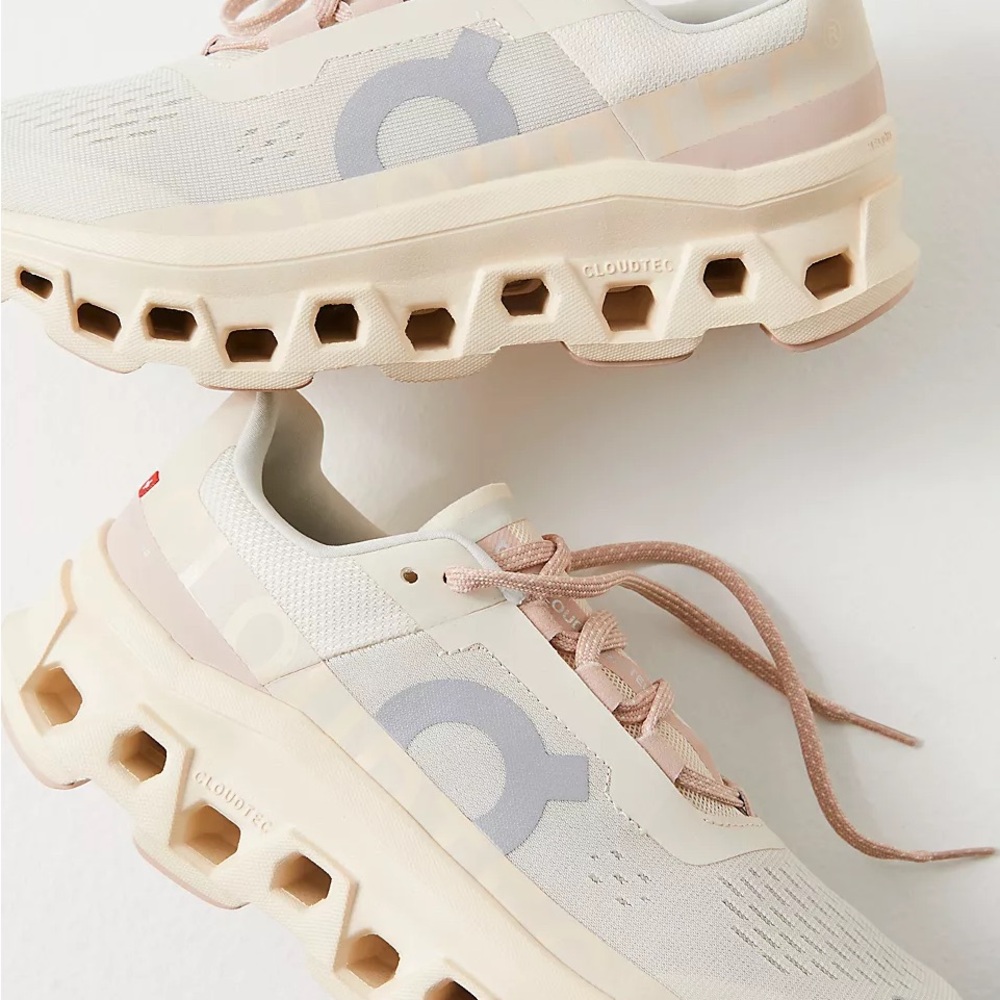 On Running Women's Cloudmonster